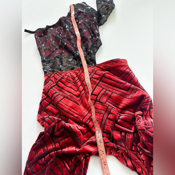Figure Skating/Dance Unitard One Sleeve Spandex Velvet- Red/Black - Cut Out Side - Picture 7 of 8
